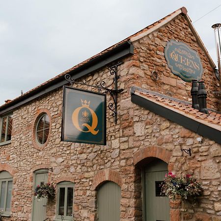 The Queens Chew Magna Quarto foto